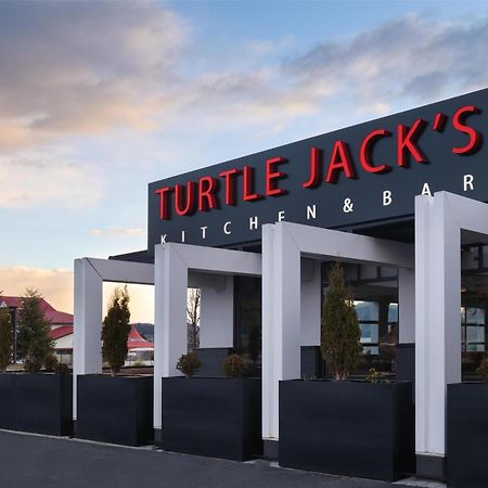 Doubletree By Hilton West Kelowna Exterior foto