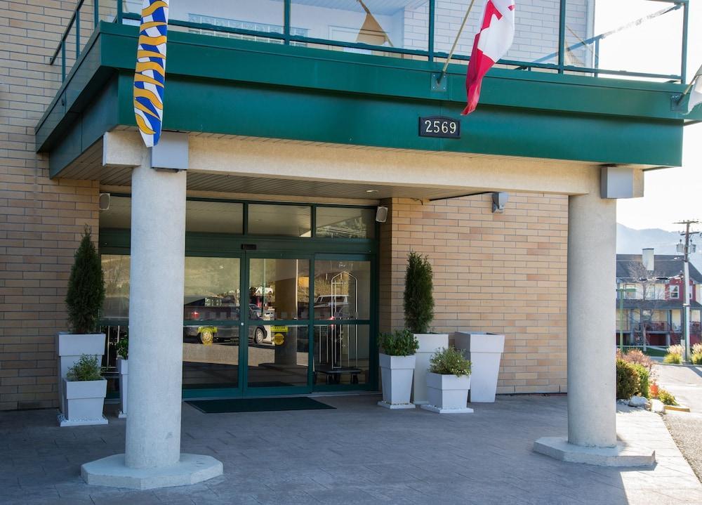 Doubletree By Hilton West Kelowna Exterior foto