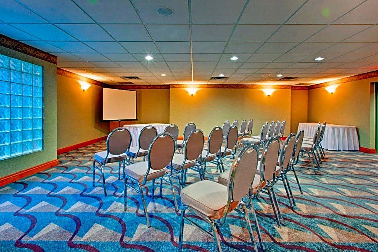 Doubletree By Hilton West Kelowna Exterior foto