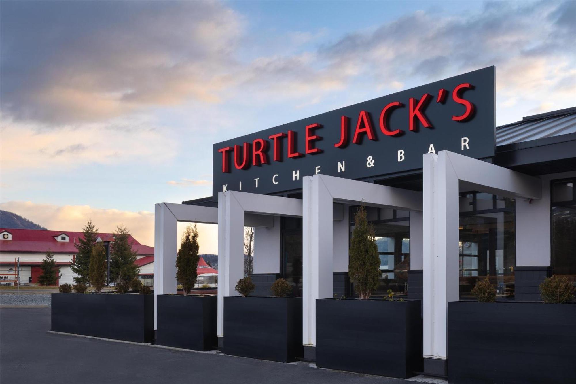 Doubletree By Hilton West Kelowna Exterior foto
