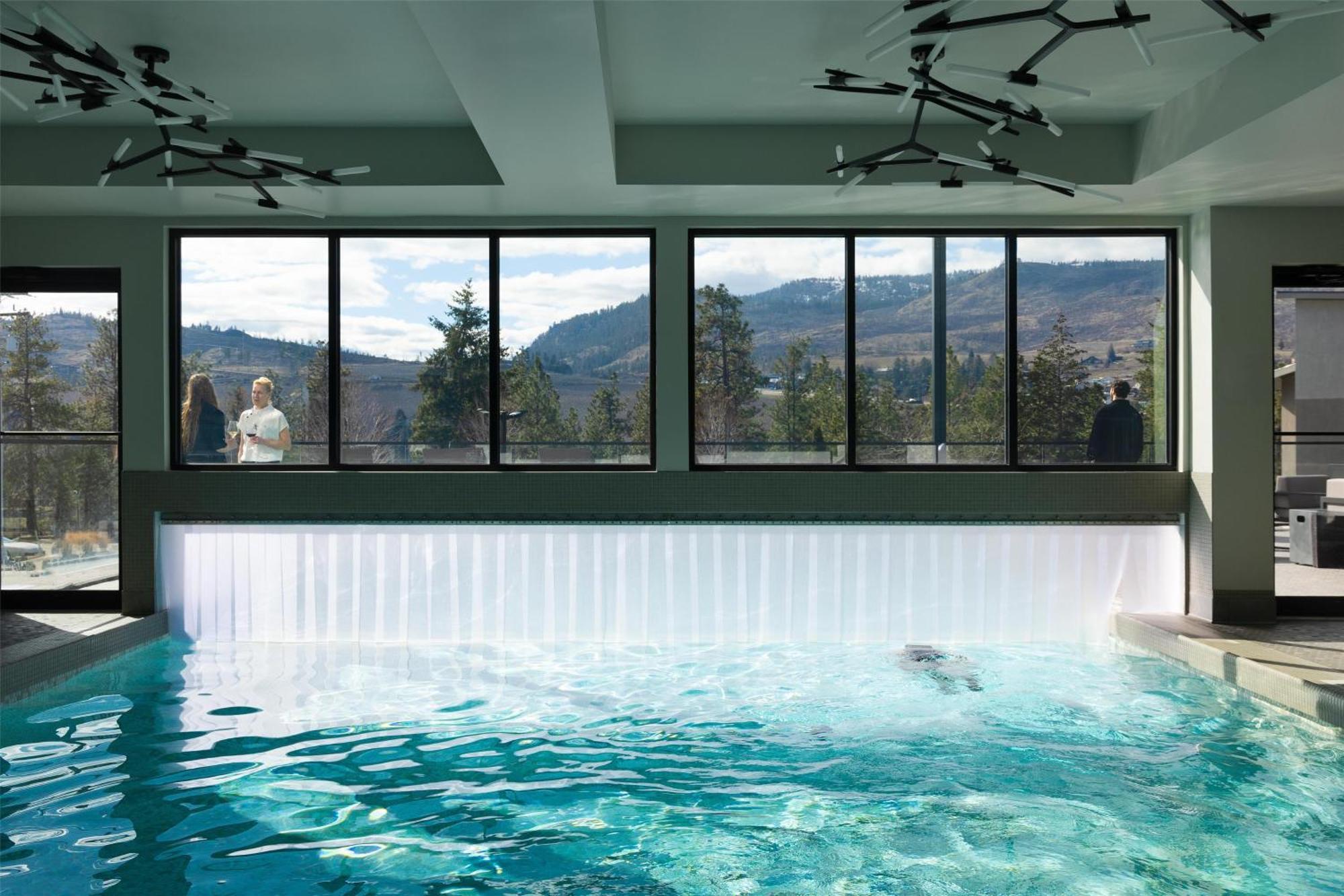 Doubletree By Hilton West Kelowna Exterior foto