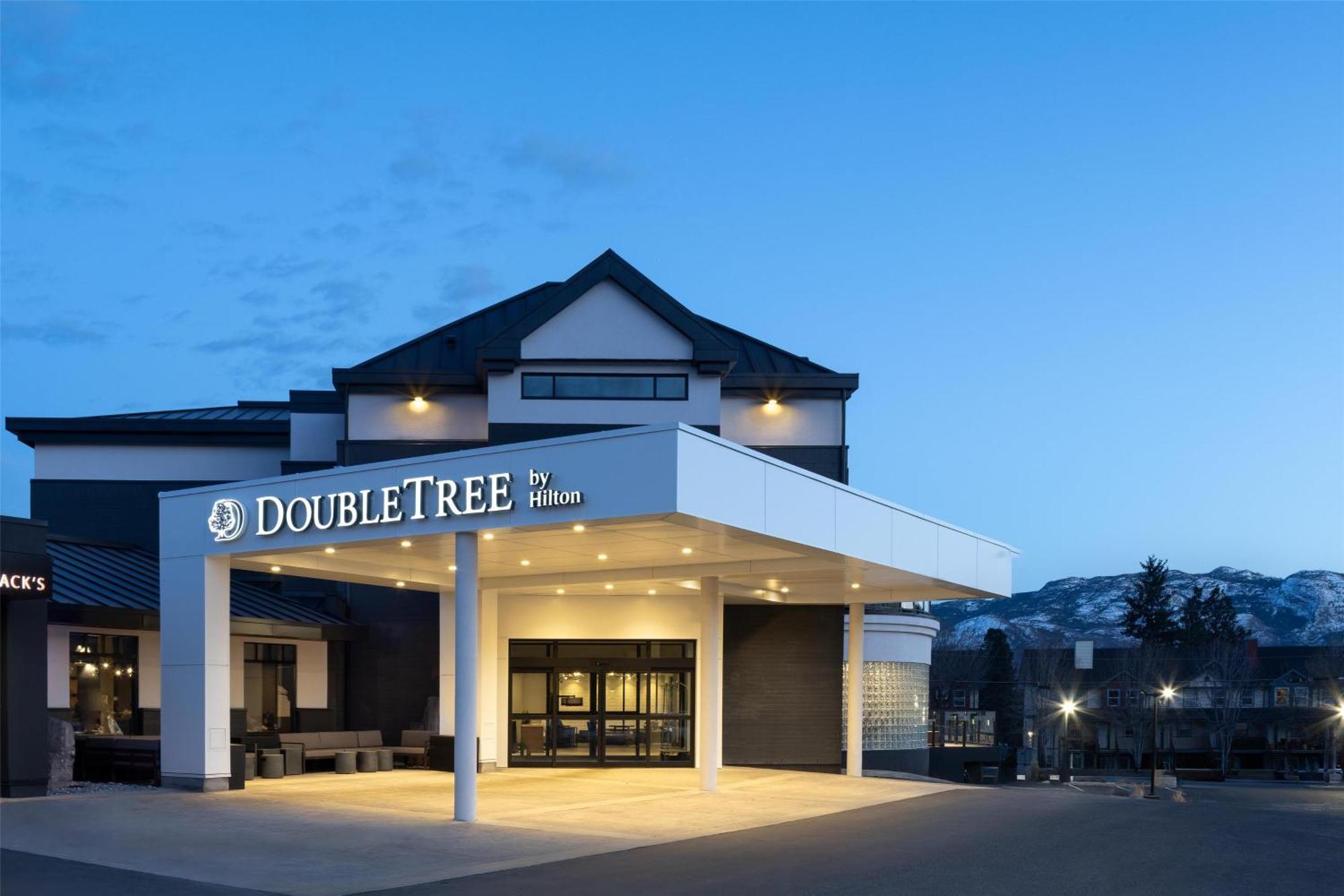 Doubletree By Hilton West Kelowna Exterior foto