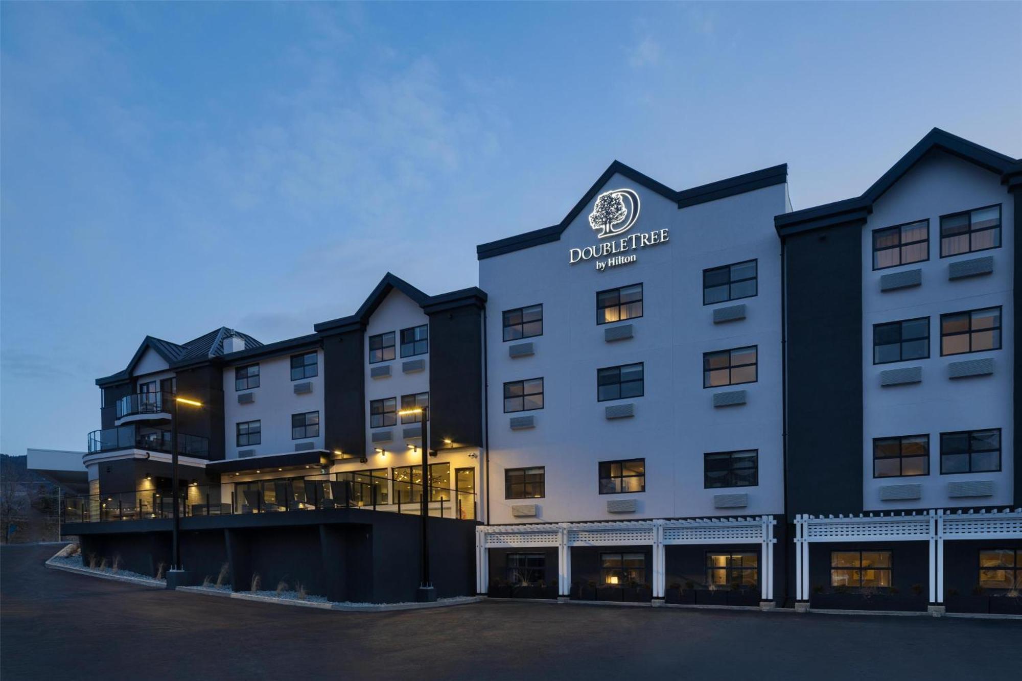 Doubletree By Hilton West Kelowna Exterior foto