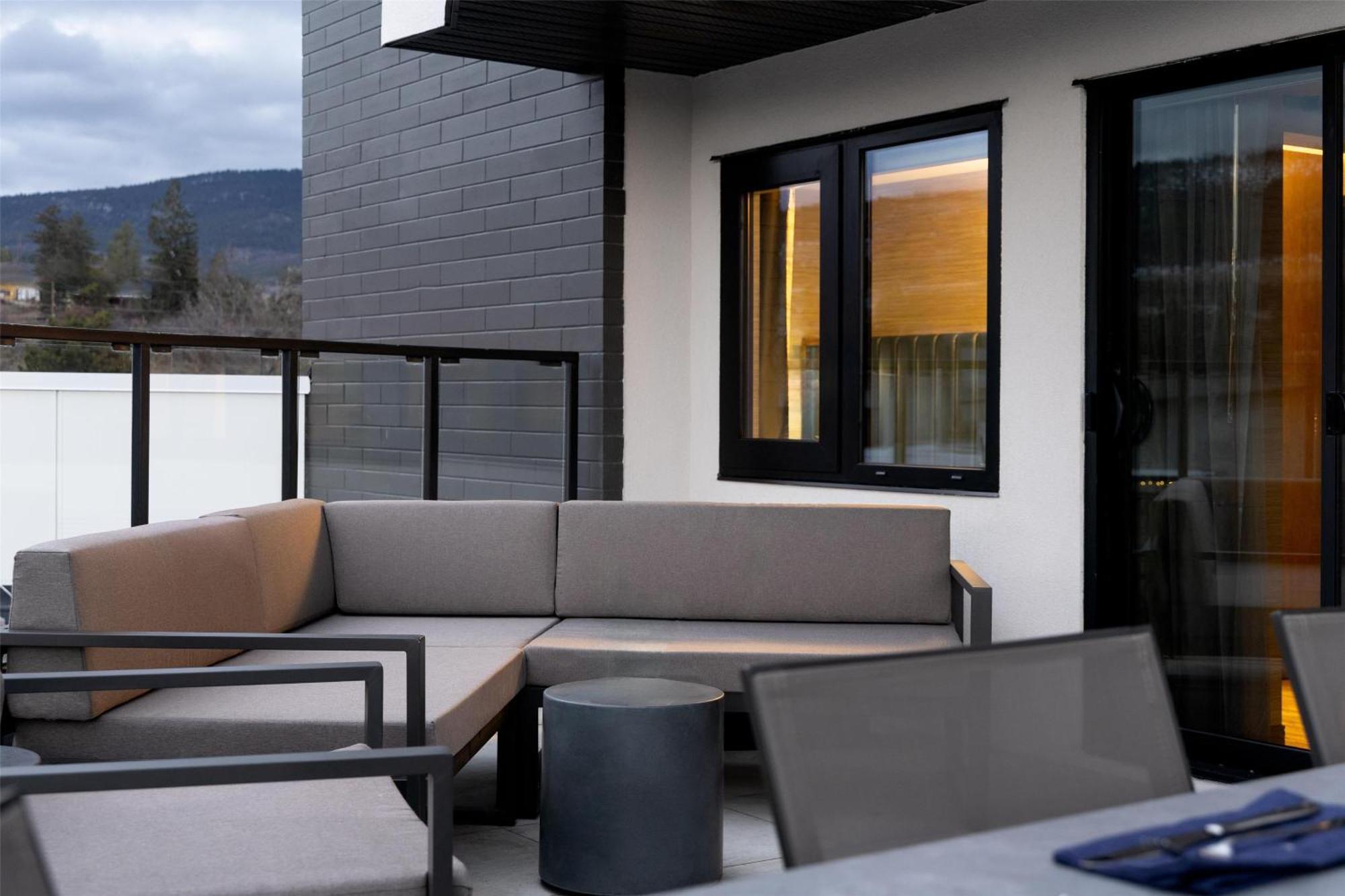 Doubletree By Hilton West Kelowna Exterior foto
