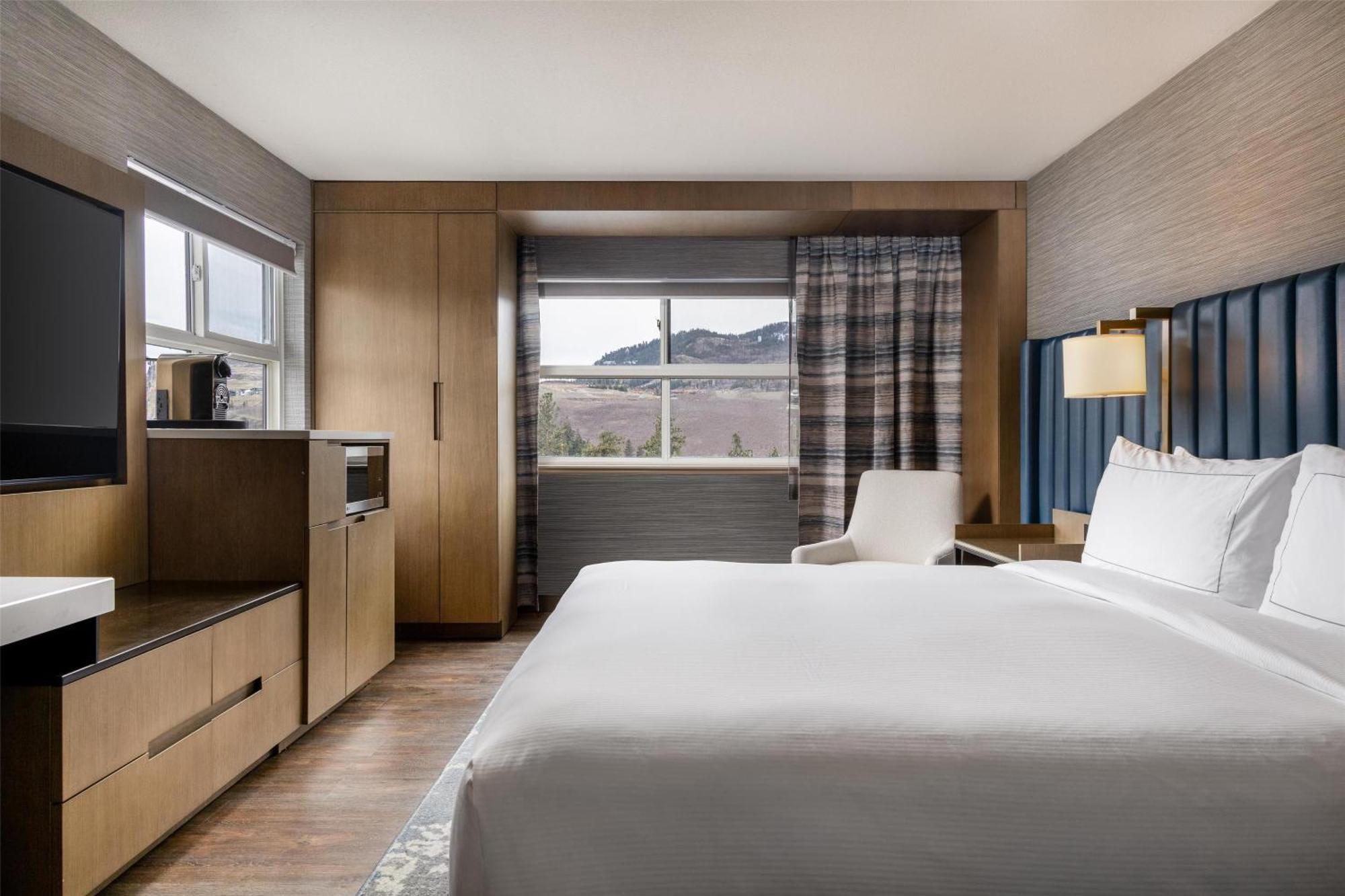 Doubletree By Hilton West Kelowna Exterior foto