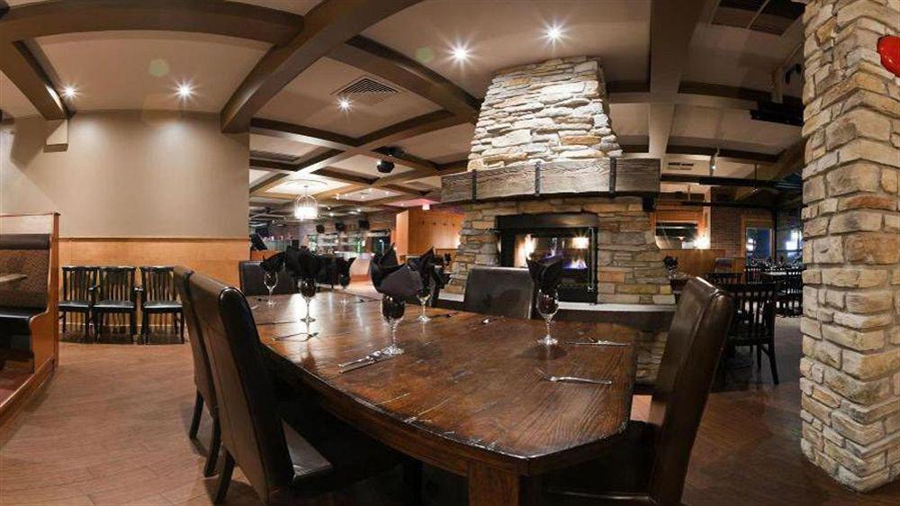 Doubletree By Hilton West Kelowna Exterior foto